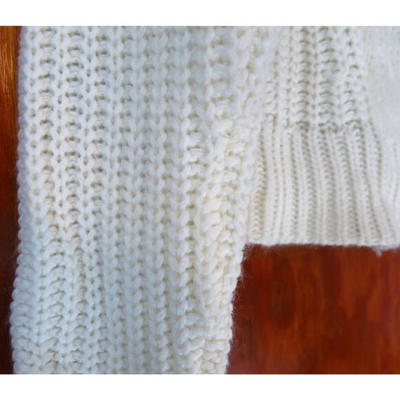 Quinn Eyelash Knit Sweater Size S Women Fuzzy Soft White Warm Winter Crop Top - Picture 4 of 10